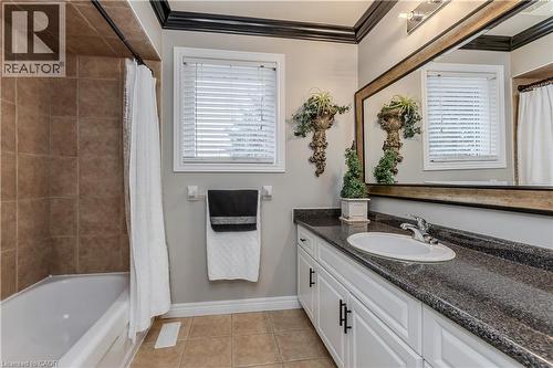 26 Grassyplain Drive, Mount Hope, ON - Indoor Photo Showing Bathroom
