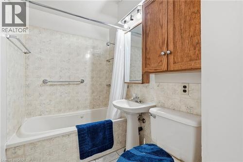 92 Gary Avenue, Hamilton, ON - Indoor Photo Showing Bathroom
