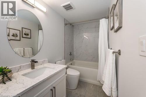 498 Karn Street, Kitchener, ON - Indoor Photo Showing Bathroom