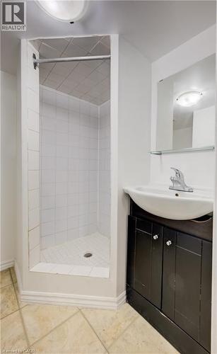 151 Courtland Avenue E, Kitchener, ON - Indoor Photo Showing Bathroom