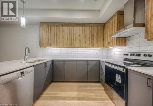 258 Hespeler Road Unit# 8, Cambridge, ON - Indoor Photo Showing Kitchen