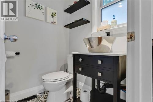 710 Hager Avenue, Burlington, ON - Indoor Photo Showing Bathroom