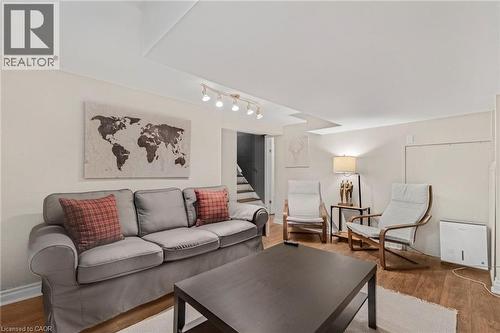 710 Hager Avenue, Burlington, ON - Indoor Photo Showing Living Room