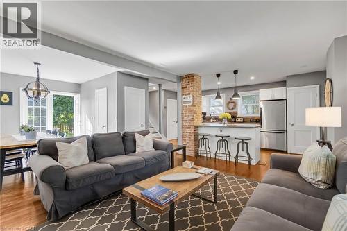 710 Hager Avenue, Burlington, ON - Indoor Photo Showing Living Room
