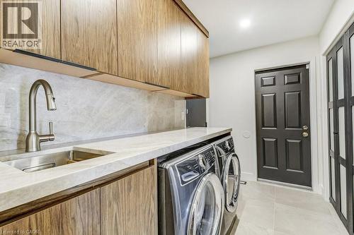 9 Foresthill Crescent, Fonthill, ON - Indoor Photo Showing Laundry Room