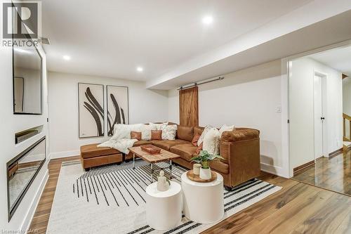 9 Foresthill Crescent, Fonthill, ON - Indoor Photo Showing Other Room