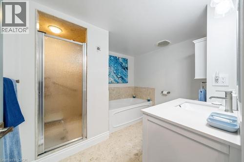 442 Maple Avenue Unit# 1101, Burlington, ON - Indoor Photo Showing Bathroom