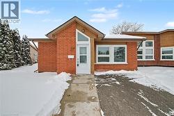 17 MONSIGNOR HENKEY Terrace  Hamilton, ON L9B 2M2