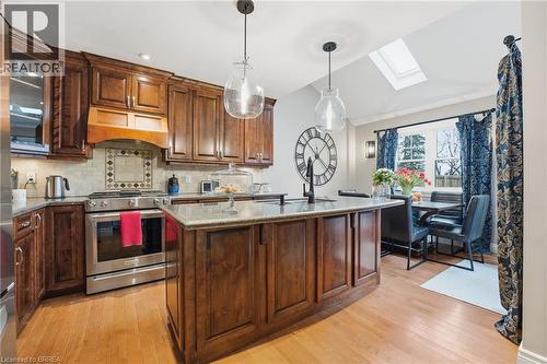 86 Elm Street, Brantford, ON - Indoor Photo Showing Kitchen