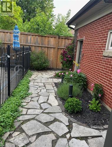 86 Elm Street, Brantford, ON - Outdoor