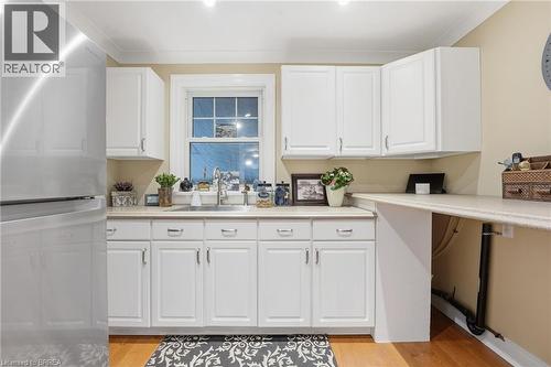86 Elm Street, Brantford, ON - Indoor Photo Showing Kitchen