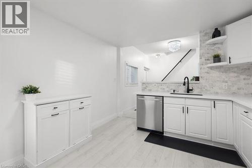 39 Division Street, Hamilton, ON - Indoor Photo Showing Kitchen