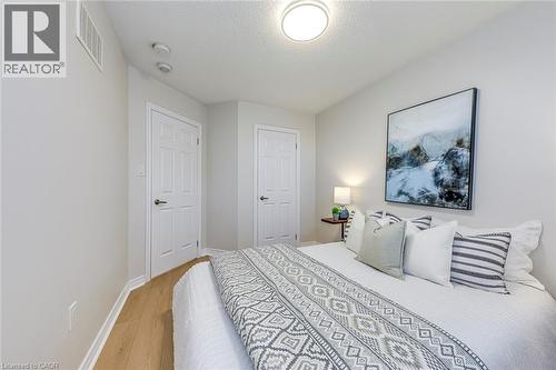 2435 Greenwich Drive Unit# 74, Oakville, ON - Indoor Photo Showing Bedroom