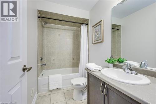 2435 Greenwich Drive Unit# 74, Oakville, ON - Indoor Photo Showing Bathroom