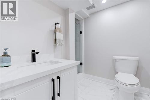 164 West 19Th Street, Hamilton, ON - Indoor Photo Showing Bathroom