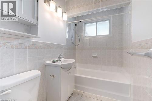 164 West 19Th Street, Hamilton, ON - Indoor Photo Showing Bathroom