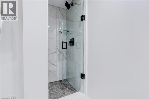 164 West 19Th Street, Hamilton, ON - Indoor Photo Showing Bathroom