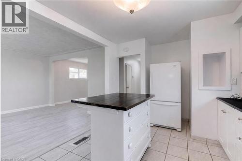 164 West 19Th Street, Hamilton, ON - Indoor Photo Showing Kitchen