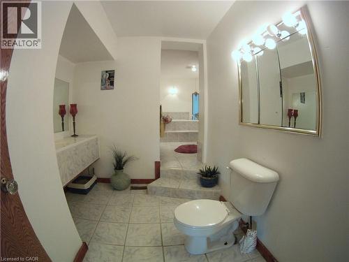 160 Erb Street E, Waterloo, ON - Indoor Photo Showing Bathroom