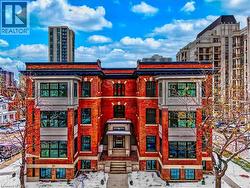 100 CHARLTON Avenue W Unit# 202  Hamilton, ON L8P 2C3