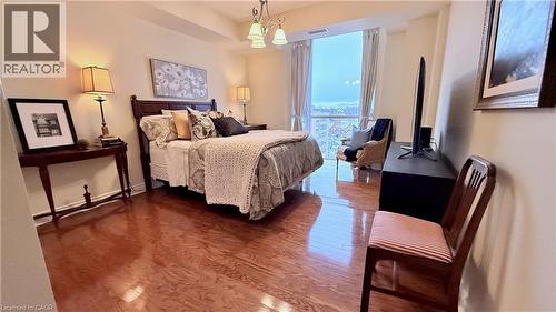 1477 Lakeshore Road Unit# 702, Burlington, ON - Indoor Photo Showing Bedroom