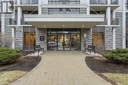 90 W CHARLTON Avenue W Unit# 409  Hamilton, ON L8P 0B4