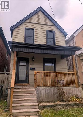 250 Avondale Street, Hamilton, ON - Outdoor