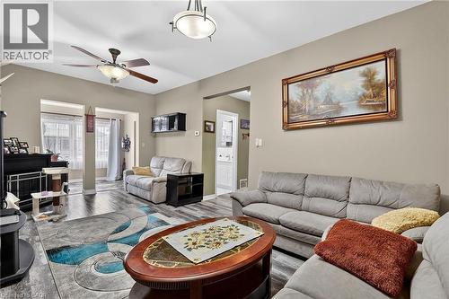5270 Second Avenue, Niagara Falls, ON - Indoor Photo Showing Living Room