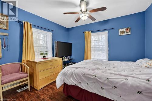5270 Second Avenue, Niagara Falls, ON - Indoor Photo Showing Bedroom