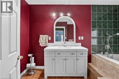 5270 Second Avenue, Niagara Falls, ON - Indoor Photo Showing Bathroom