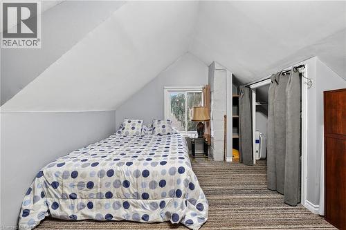 5270 Second Avenue, Niagara Falls, ON - Indoor Photo Showing Bedroom