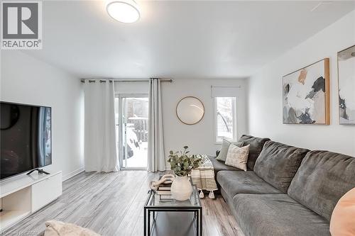 173 London Street N, Hamilton, ON - Indoor Photo Showing Living Room