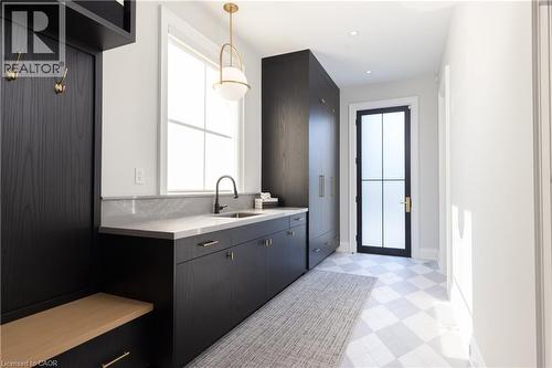 46 Second Street, Oakville, ON - Indoor