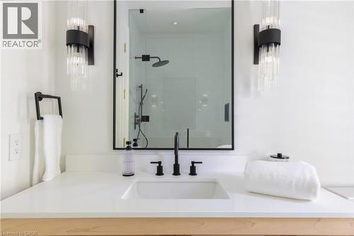 46 Second Street, Oakville, ON - Indoor Photo Showing Bathroom
