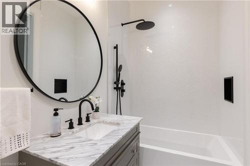 46 Second Street, Oakville, ON - Indoor Photo Showing Bathroom
