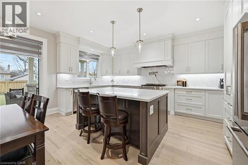 2229 Tallman Avenue, Burlington, ON - Indoor Photo Showing Kitchen With Upgraded Kitchen