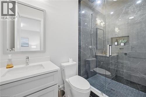 2229 Tallman Avenue, Burlington, ON - Indoor Photo Showing Bathroom