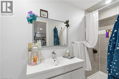 37 Fairgrounds Drive, Binbrook, ON - Indoor Photo Showing Bathroom
