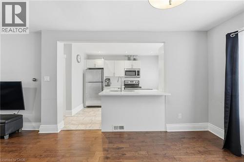 34 Balsam Avenue N, Hamilton, ON - Indoor Photo Showing Kitchen