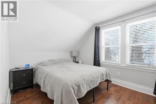 34 Balsam Avenue N, Hamilton, ON - Indoor Photo Showing Bedroom