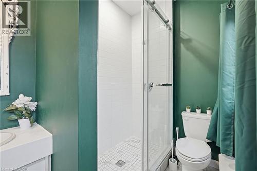 305 Cannon Street E, Hamilton, ON - Indoor Photo Showing Bathroom