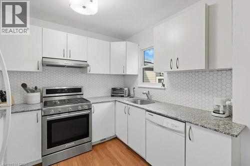 159 Hope Avenue, Hamilton, ON - Indoor Photo Showing Kitchen