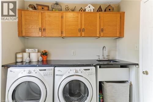 2163 Winding Way, Burlington, ON - Indoor Photo Showing Laundry Room