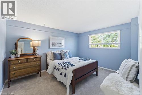 2163 Winding Way, Burlington, ON - Indoor Photo Showing Bedroom