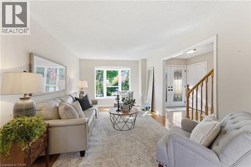 2163 Winding Way, Burlington, ON - Indoor Photo Showing Living Room