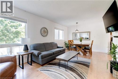 2261 Leominster Drive, Burlington, ON - Indoor Photo Showing Living Room