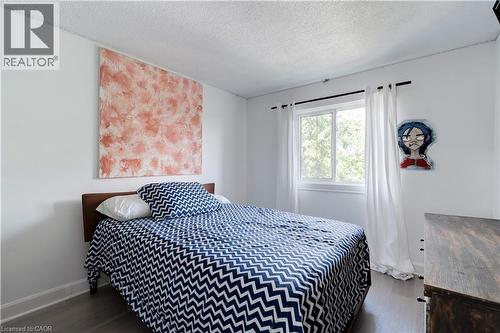 2261 Leominster Drive, Burlington, ON - Indoor Photo Showing Bedroom