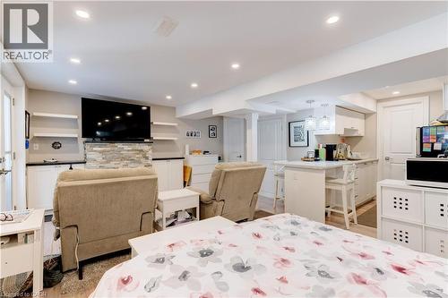 2261 Leominster Drive, Burlington, ON - Indoor