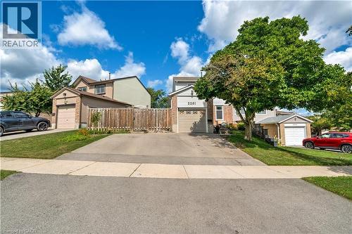 2261 Leominster Drive, Burlington, ON - Outdoor