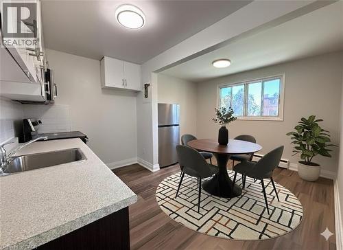 280 Lorne Avenue, Kitchener, ON - Indoor